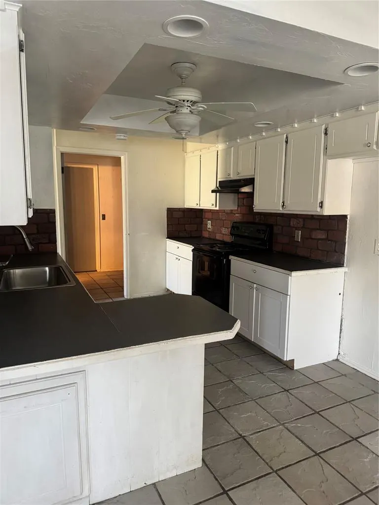 Photo 2 — 7009 NW 90TH Street, Oklahoma City, OK 73132