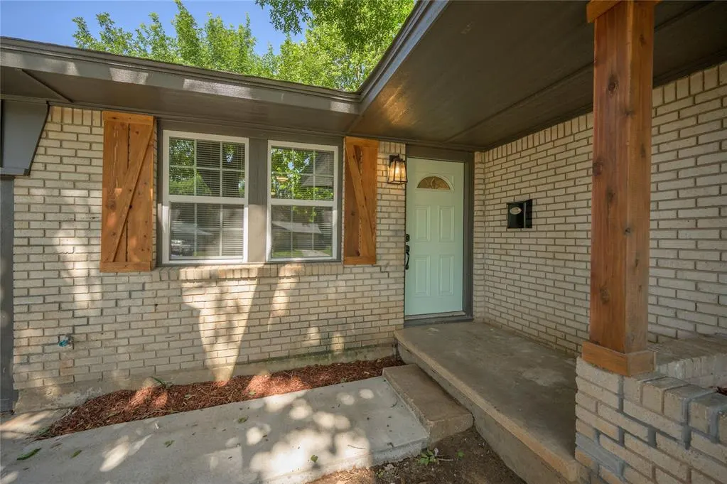 Photo 3 — 929 N Farra Drive, Oklahoma City, OK 73107