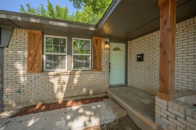 Photo 3 — 929 N Farra Drive, Oklahoma City, OK 73107