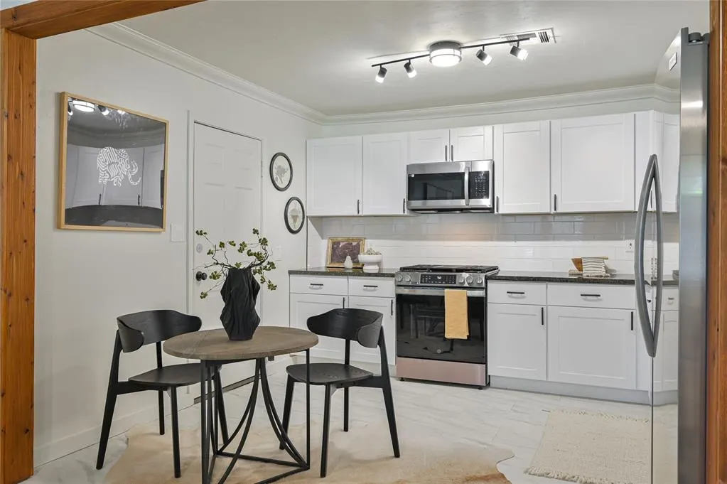 Photo 9 — 929 N Farra Drive, Oklahoma City, OK 73107