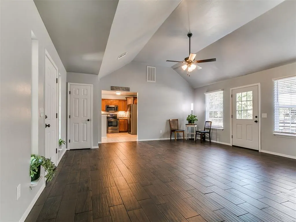 Photo 3 — 17205 Sycamore Lane, Newalla, OK 74857
