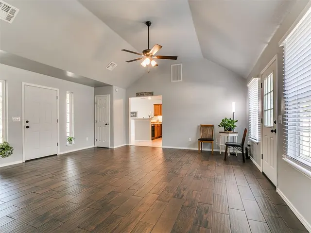 Photo 5 — 17205 Sycamore Lane, Newalla, OK 74857
