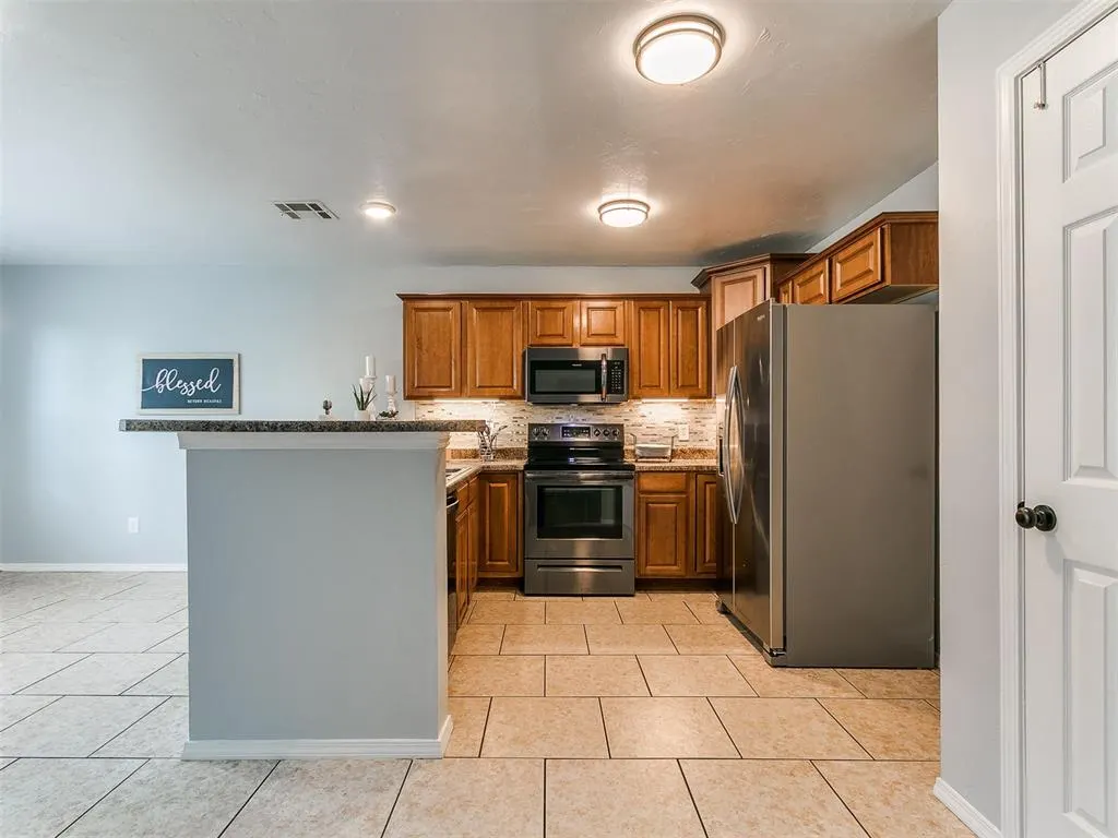 Photo 8 — 17205 Sycamore Lane, Newalla, OK 74857