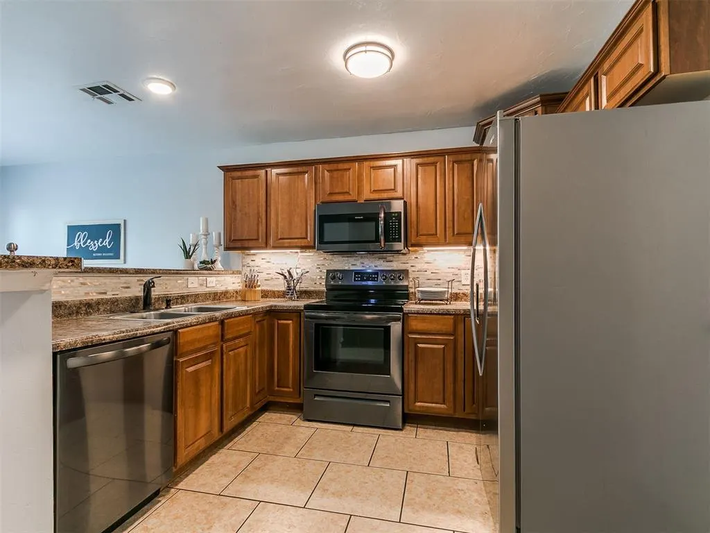 Photo 9 — 17205 Sycamore Lane, Newalla, OK 74857