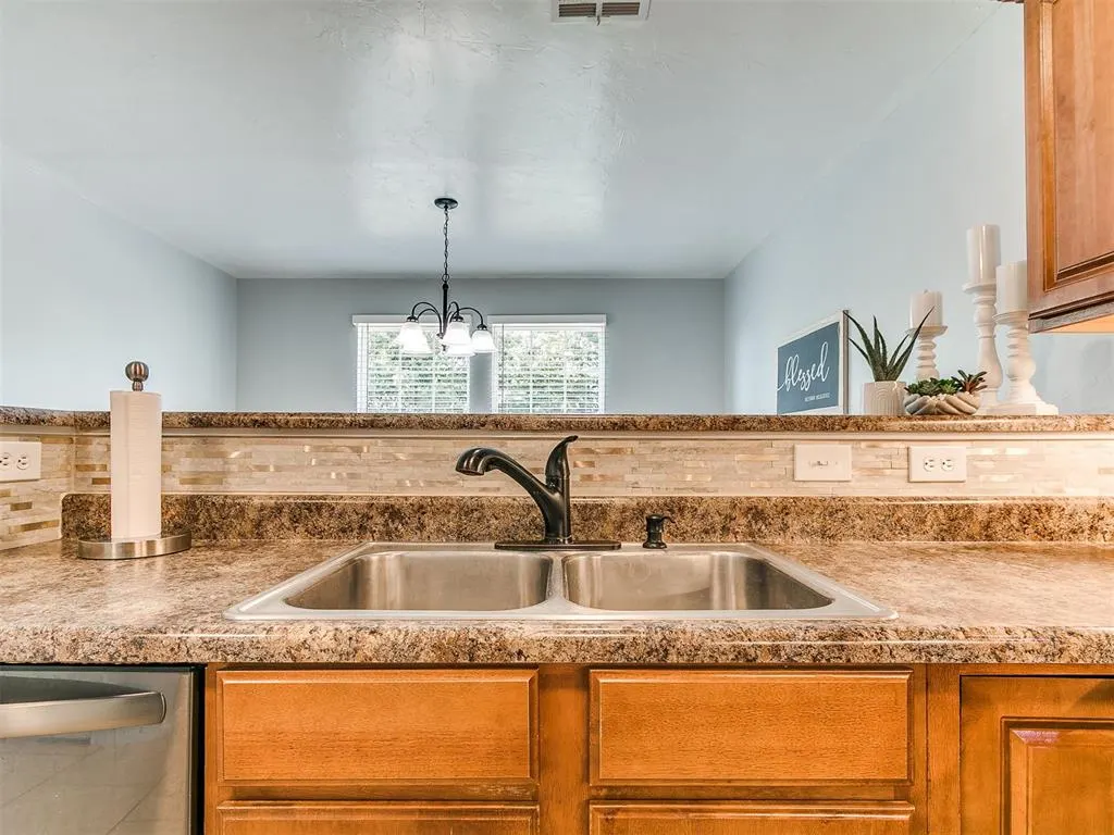 Photo 12 — 17205 Sycamore Lane, Newalla, OK 74857