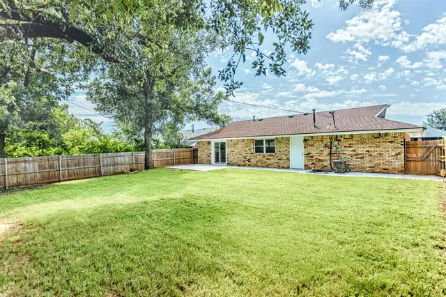 Photo 5 — 27 NE 65th Street, Oklahoma City, OK 73105