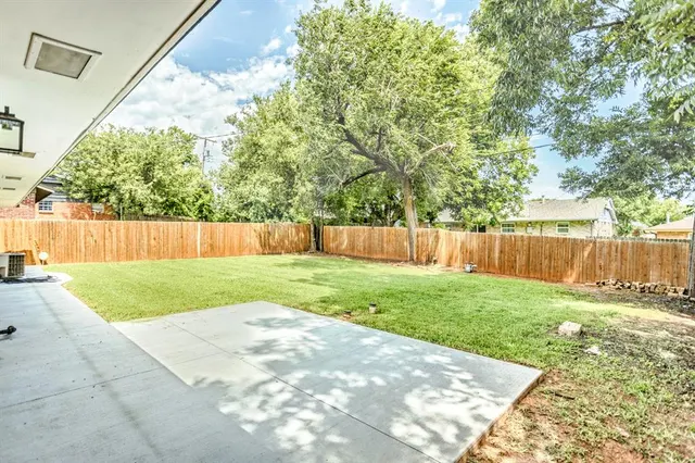 Photo 6 — 27 NE 65th Street, Oklahoma City, OK 73105