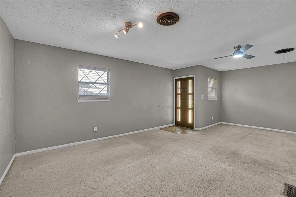 Photo 5 — 1412 Polk Street, Altus, OK 73521