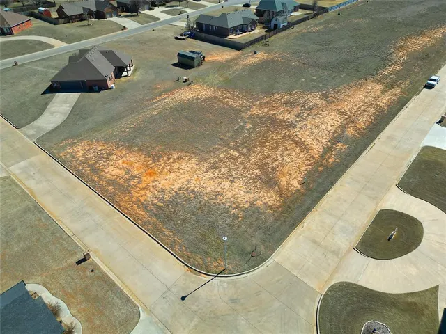 Photo 3 — N Allison Street, Hinton, OK 73047