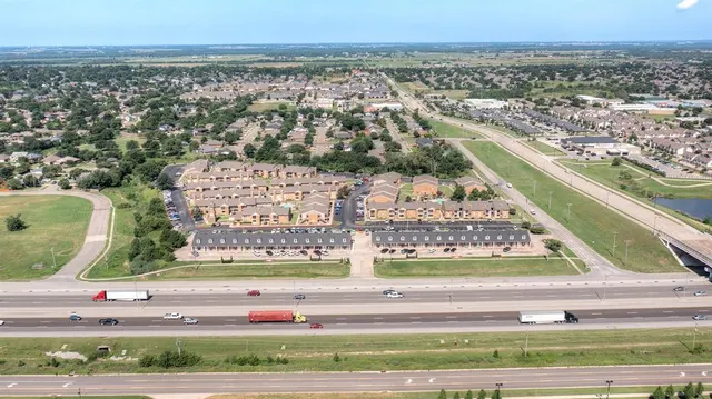 Photo 6 — 2322 N Interstate Drive, Norman, OK 73069