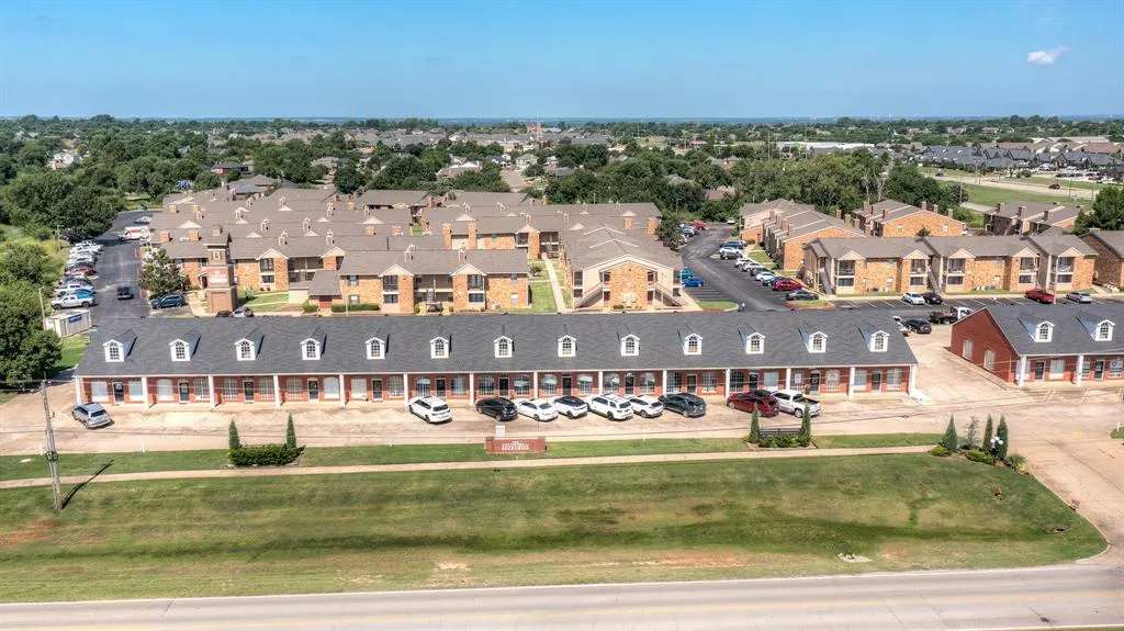 Photo 8 — 2322 N Interstate Drive, Norman, OK 73069