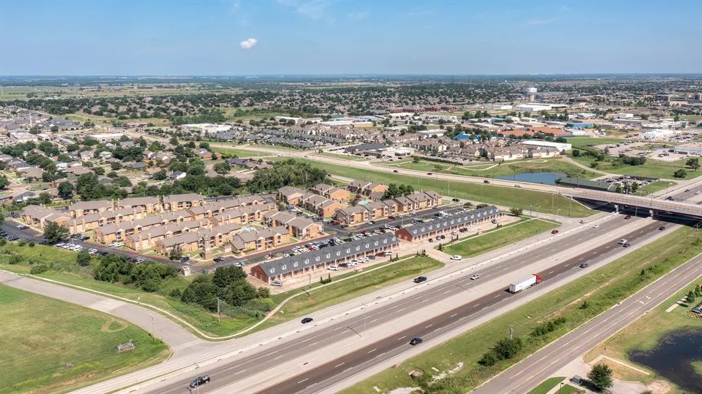 Photo 9 — 2322 N Interstate Drive, Norman, OK 73069