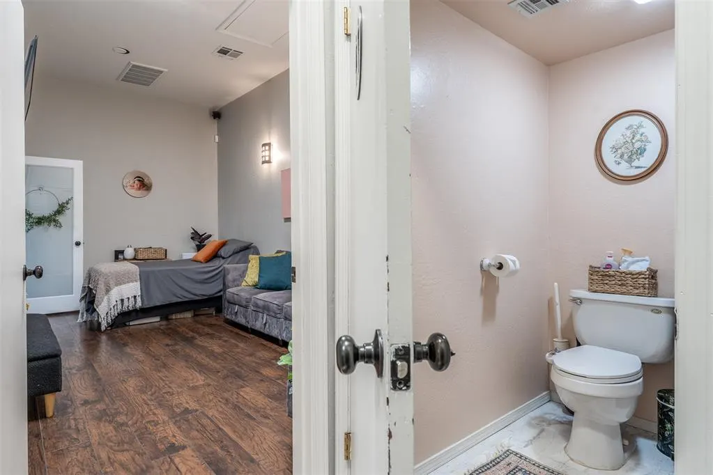 Photo 34 — 2322 N Interstate Drive, Norman, OK 73069