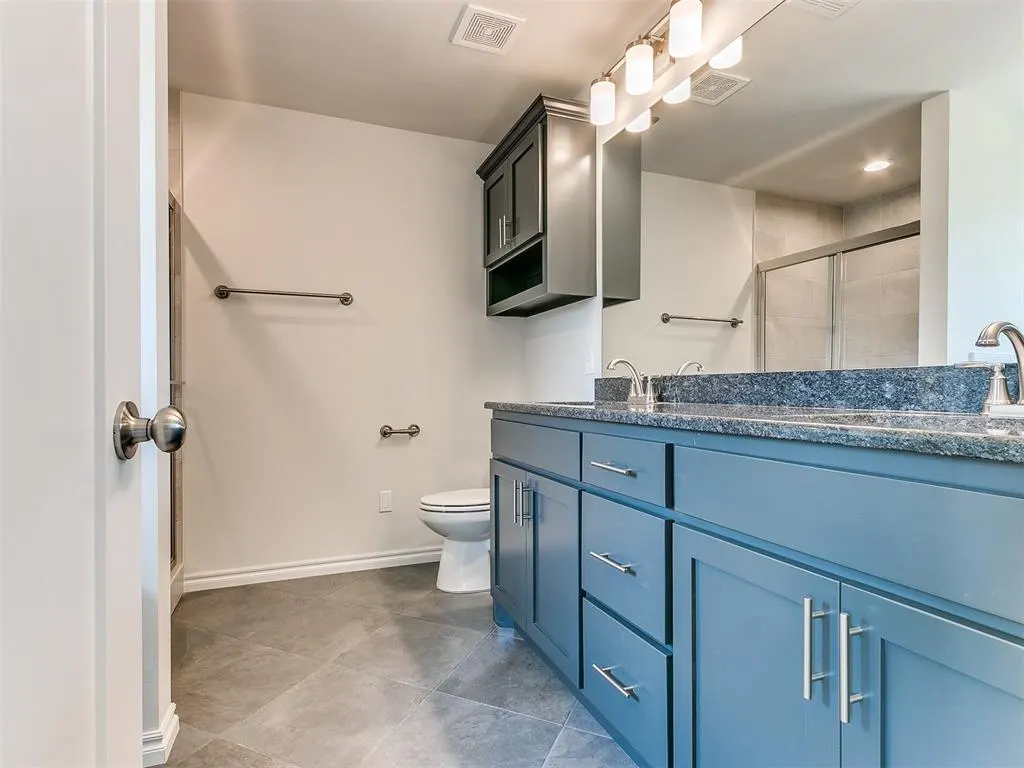 Photo 12 — 561 Grand Sycamore Drive, Washington, OK 73093