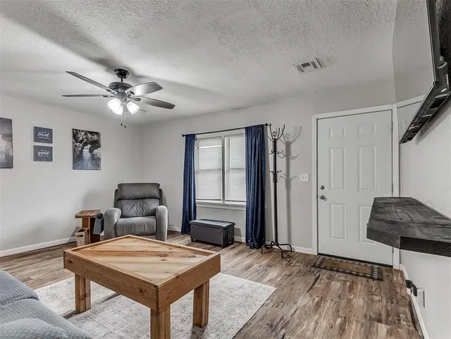 Photo 3 — 6810 NW 50th Street, Bethany, OK 73008