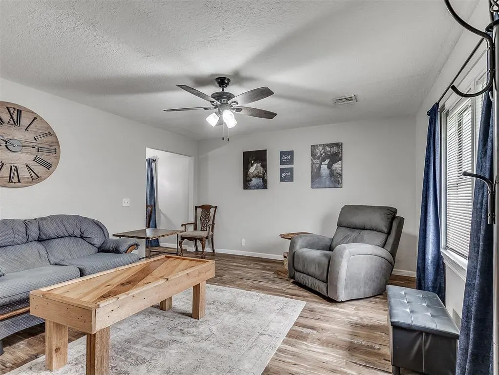 Photo 5 — 6810 NW 50th Street, Bethany, OK 73008