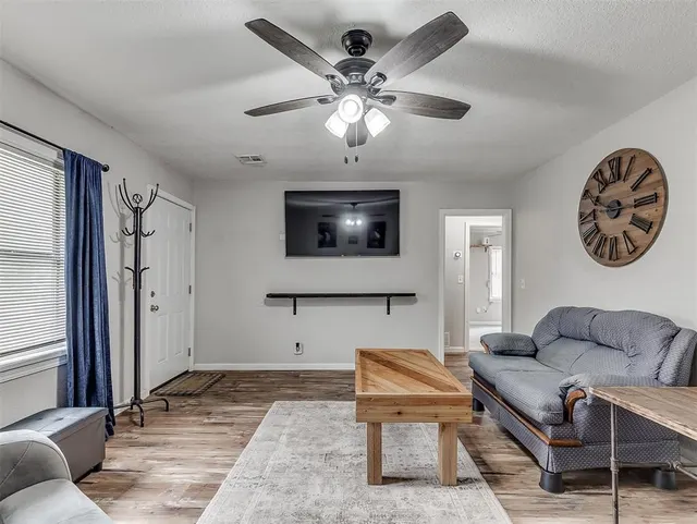 Photo 8 — 6810 NW 50th Street, Bethany, OK 73008