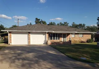 Sold home at 1008 E Hughes Street