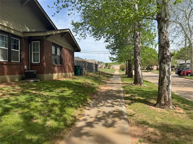 Photo 4 — 2700 N Robinson Avenue, Oklahoma City, OK 73103