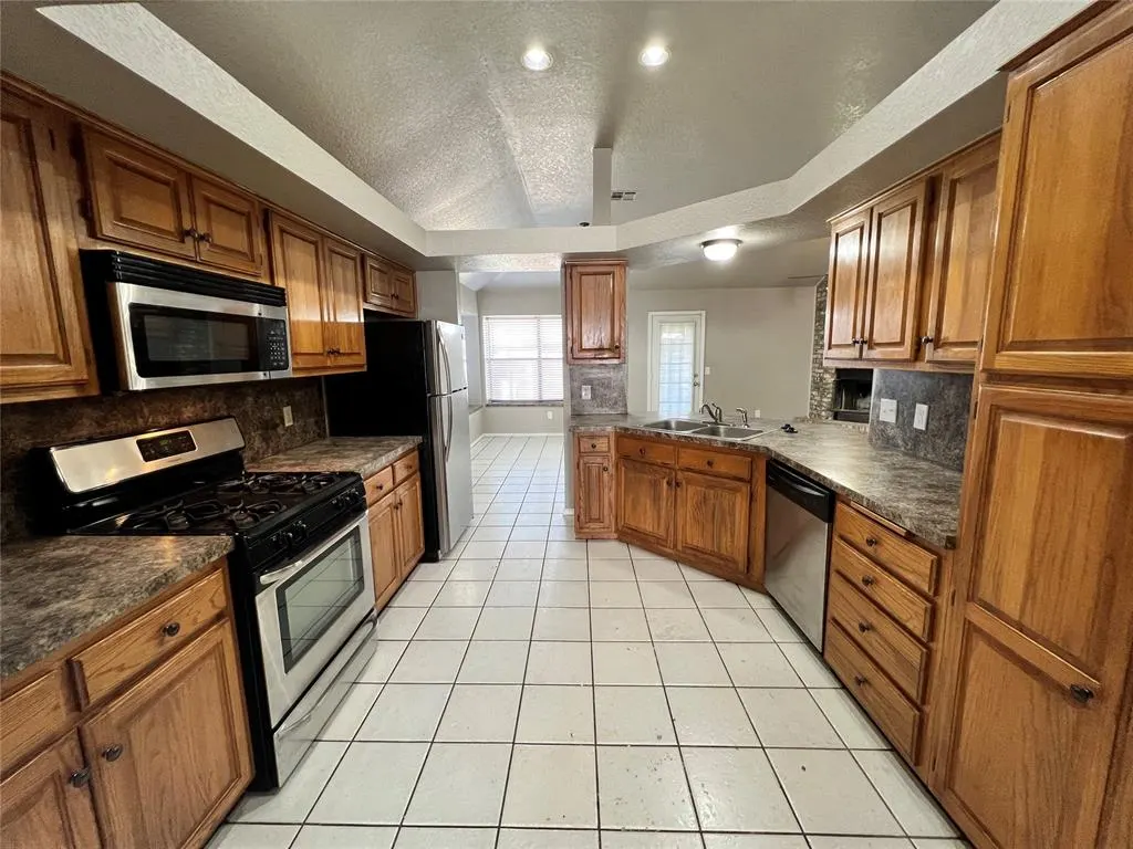 Photo 6 — 1713 Rocky Mountain Way, Edmond, OK 73003