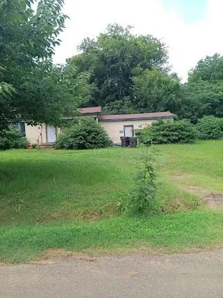 Sold home at 301 NE 5th Street