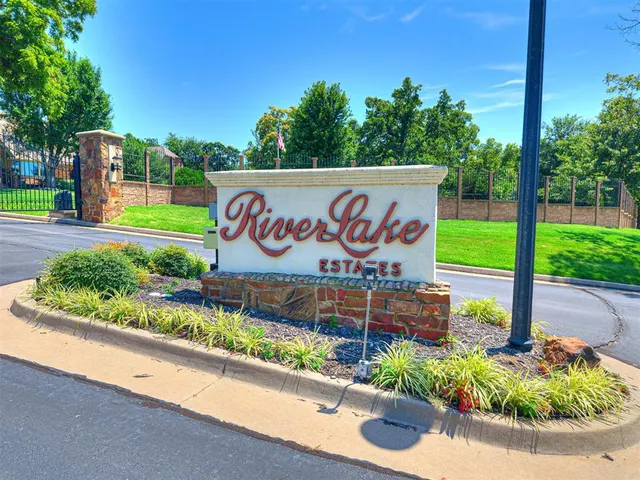Photo 2 — 2312 Overholser Court, Oklahoma City, OK 73127