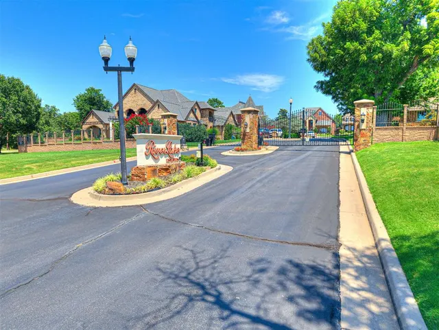 Photo 3 — 2312 Overholser Court, Oklahoma City, OK 73127