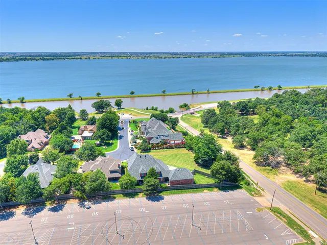 Photo 8 — 2312 Overholser Court, Oklahoma City, OK 73127