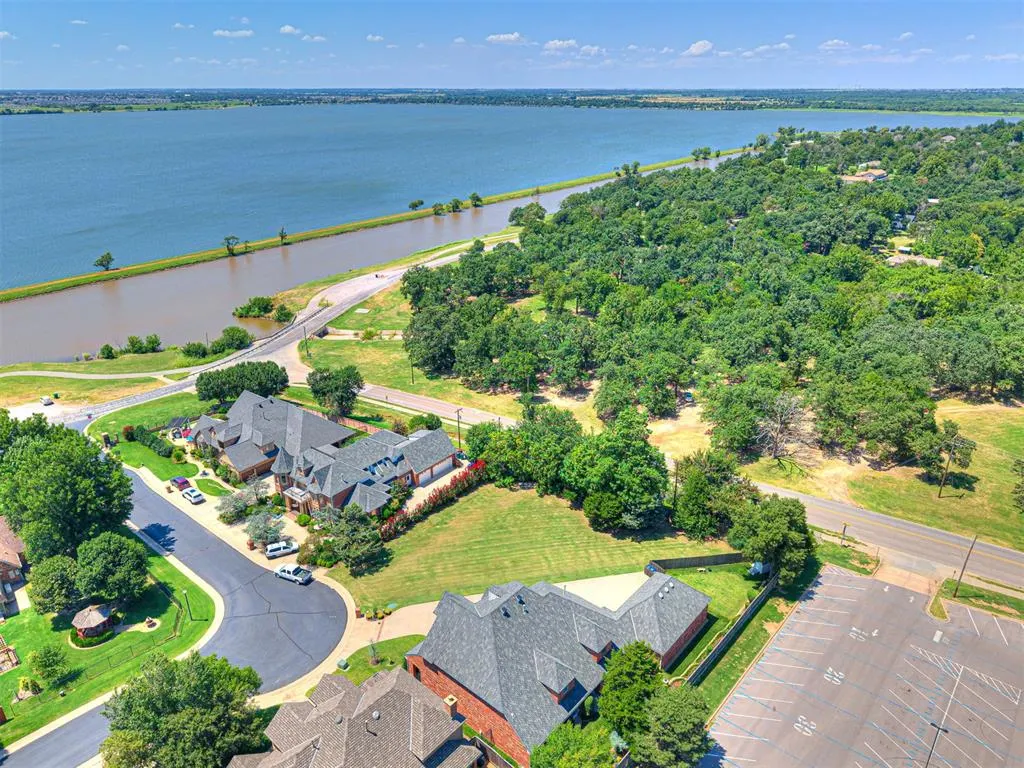 Photo 11 — 2312 Overholser Court, Oklahoma City, OK 73127