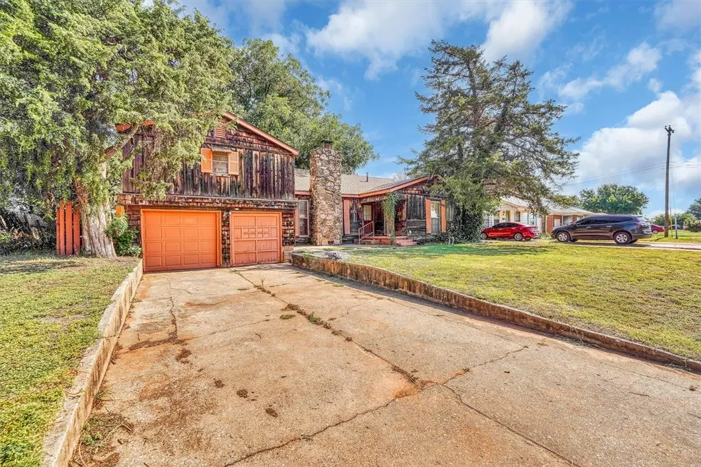 Front exterior — 913 E Sycamore, Altus, OK 73521