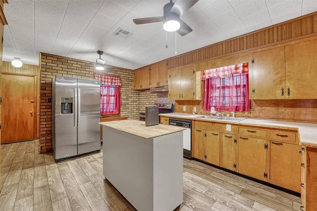 Photo 8 — 913 E Sycamore, Altus, OK 73521