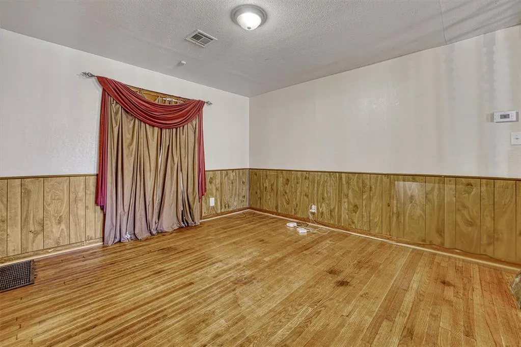 Photo 19 — 913 E Sycamore, Altus, OK 73521