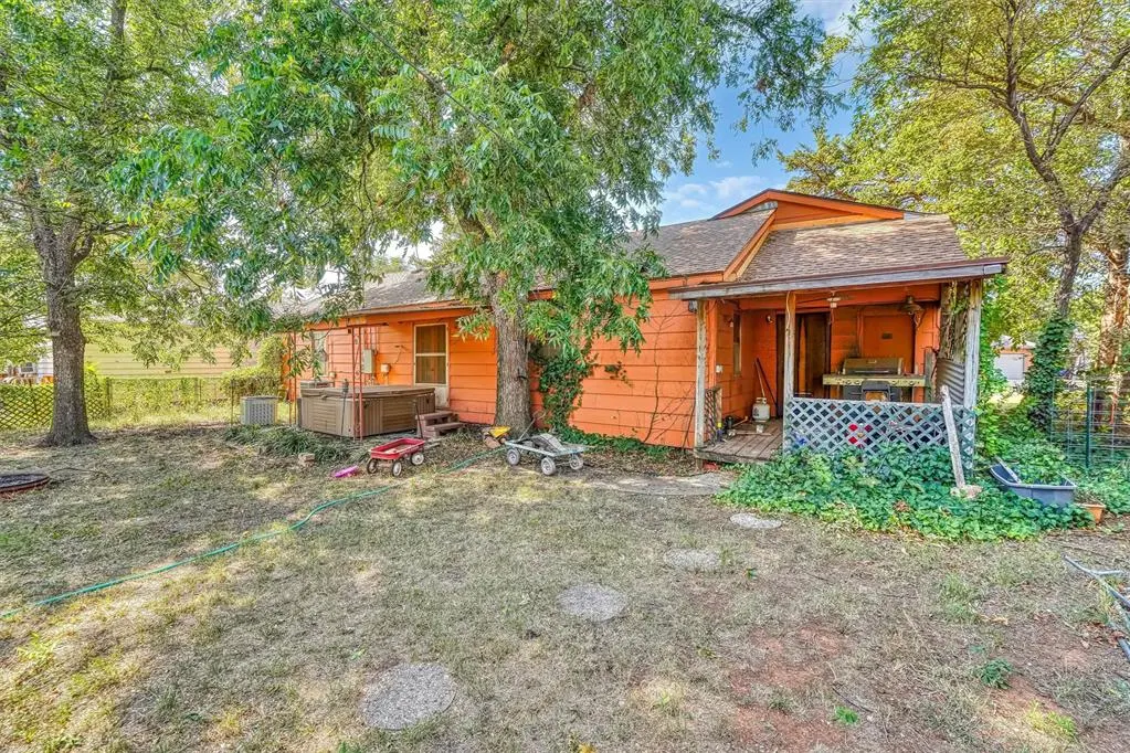 Photo 32 — 913 E Sycamore, Altus, OK 73521
