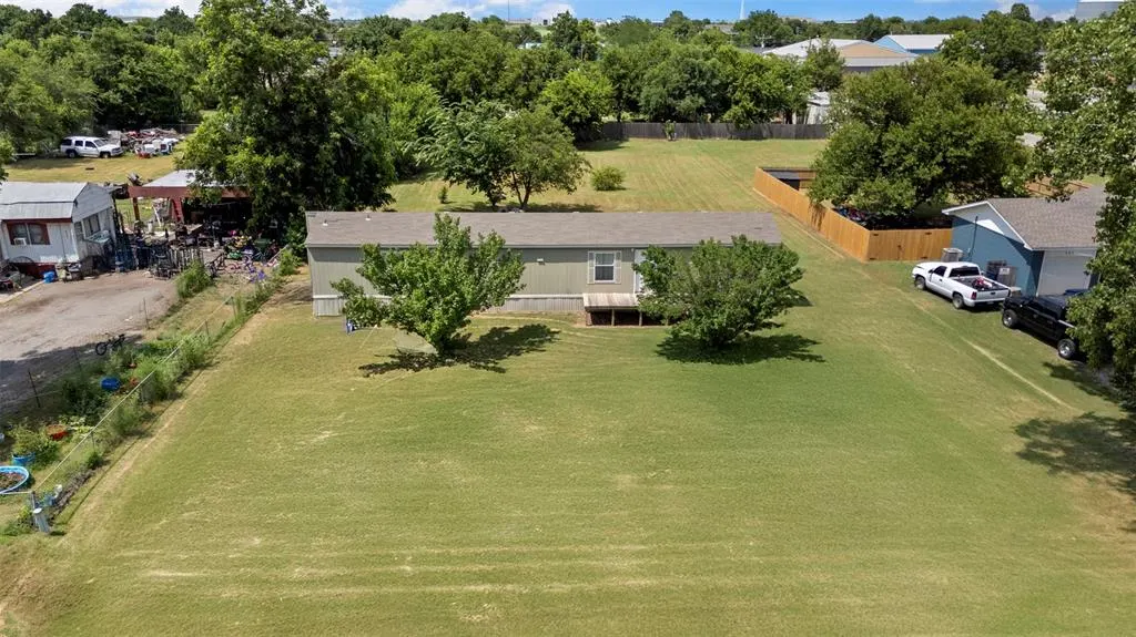 Photo 4 — 207 W Grand Street, Union City, OK 73090