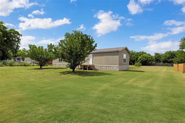 Photo 6 — 207 W Grand Street, Union City, OK 73090