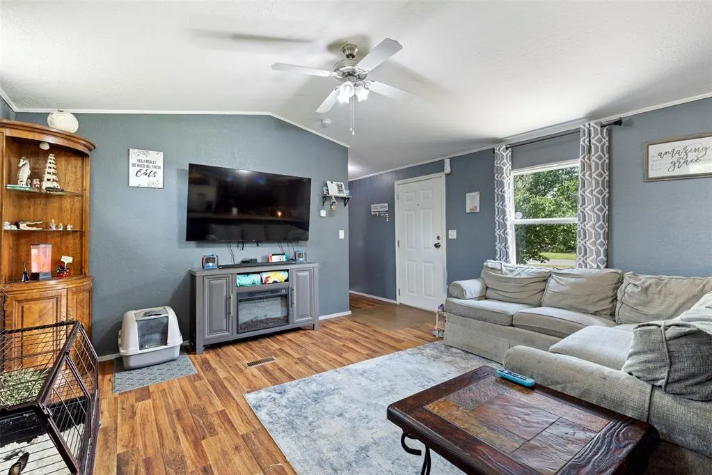 Photo 10 — 207 W Grand Street, Union City, OK 73090