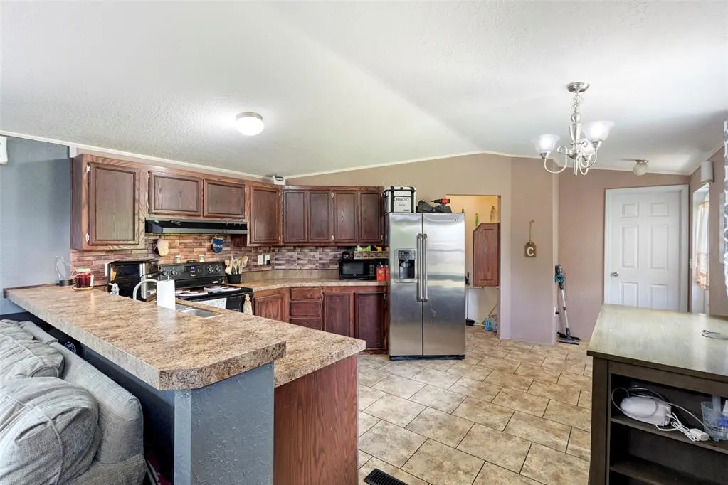 Photo 13 — 207 W Grand Street, Union City, OK 73090