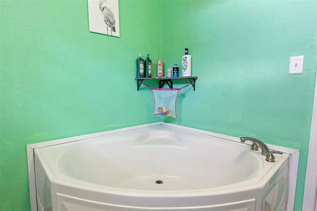 Photo 20 — 207 W Grand Street, Union City, OK 73090