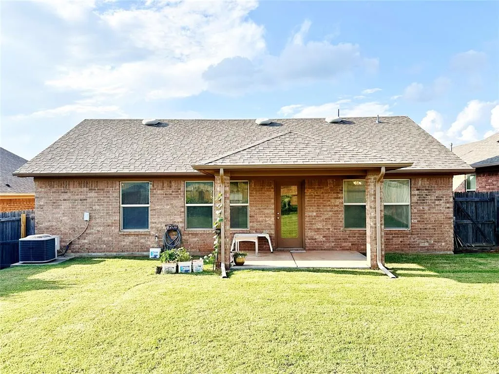 Photo 12 — 9524 SW 26th Street, Oklahoma City, OK 73128