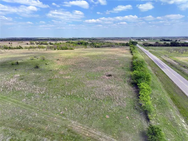 Photo 3 — 18674 E 22 Highway, Caddo, OK 74729