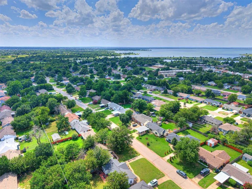 Photo 34 — 2920 Somerset Place, Oklahoma City, OK 73116