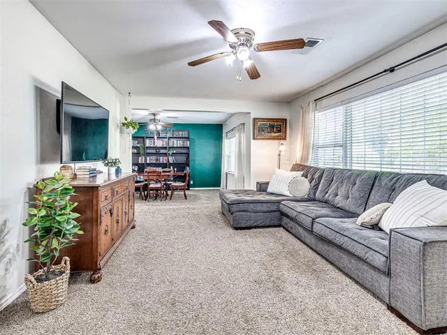 Photo 6 — 2920 Somerset Place, Oklahoma City, OK 73116