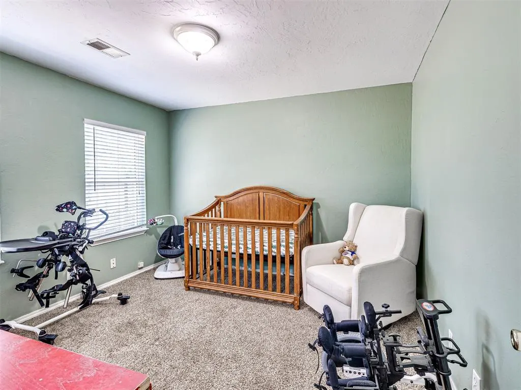 Photo 16 — 2920 Somerset Place, Oklahoma City, OK 73116
