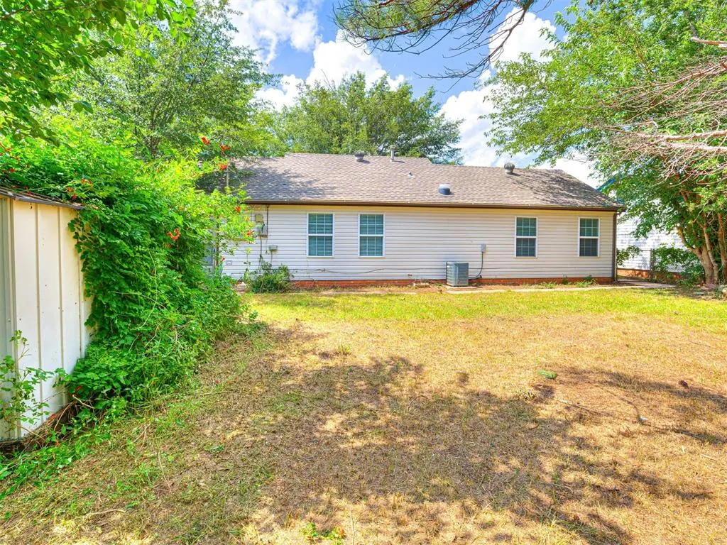 Photo 23 — 2920 Somerset Place, Oklahoma City, OK 73116
