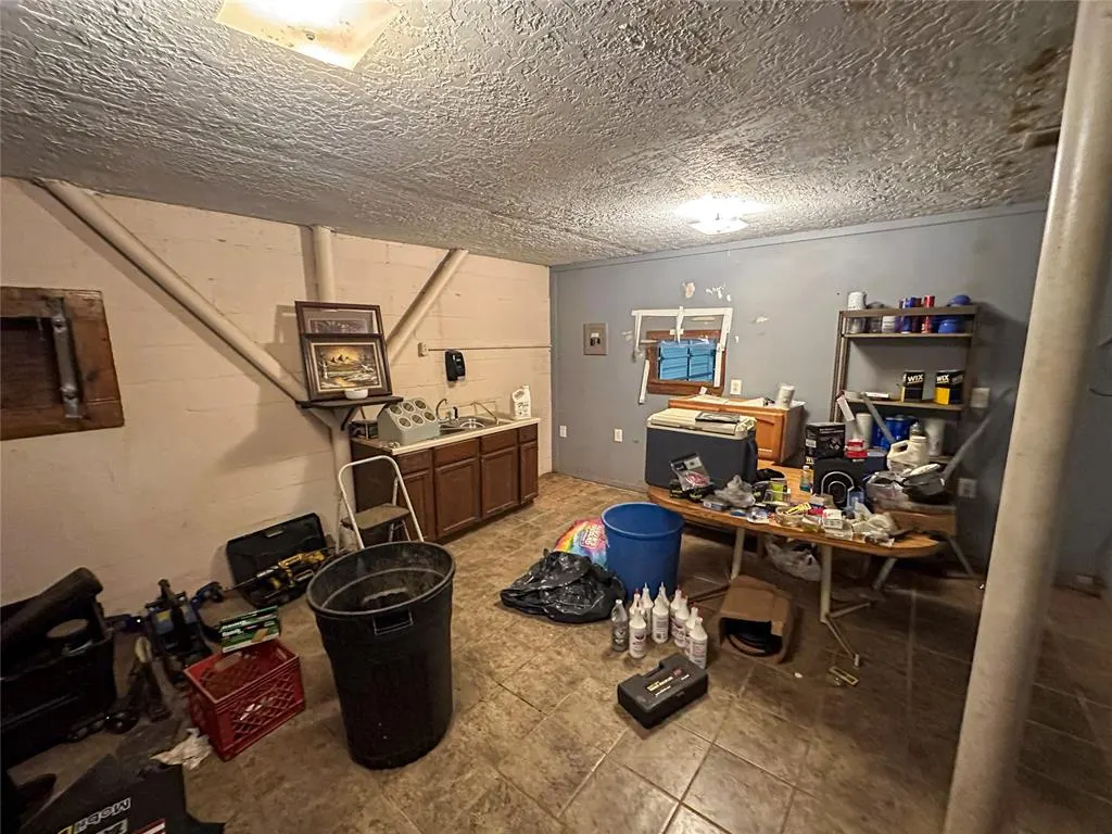 Photo 13 — 1406 Neptune Drive, Clinton, OK 73601