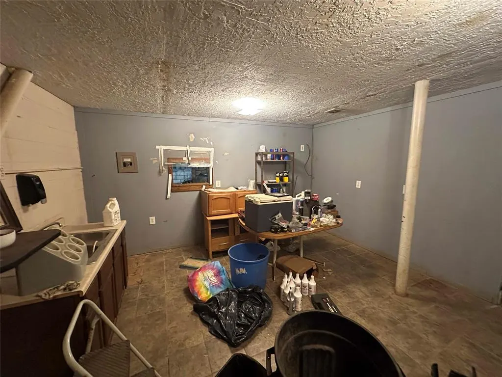 Photo 15 — 1406 Neptune Drive, Clinton, OK 73601