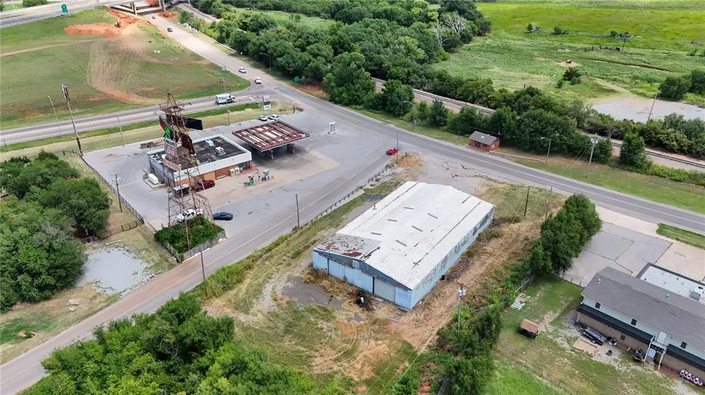 Photo 21 — 1406 Neptune Drive, Clinton, OK 73601