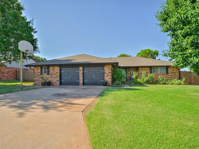 Photo 4 — 617 Hoehner Avenue, Okarche, OK 73762