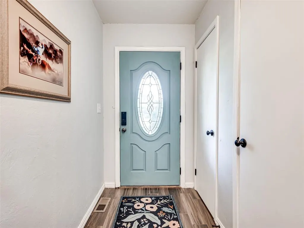 Photo 5 — 617 Hoehner Avenue, Okarche, OK 73762
