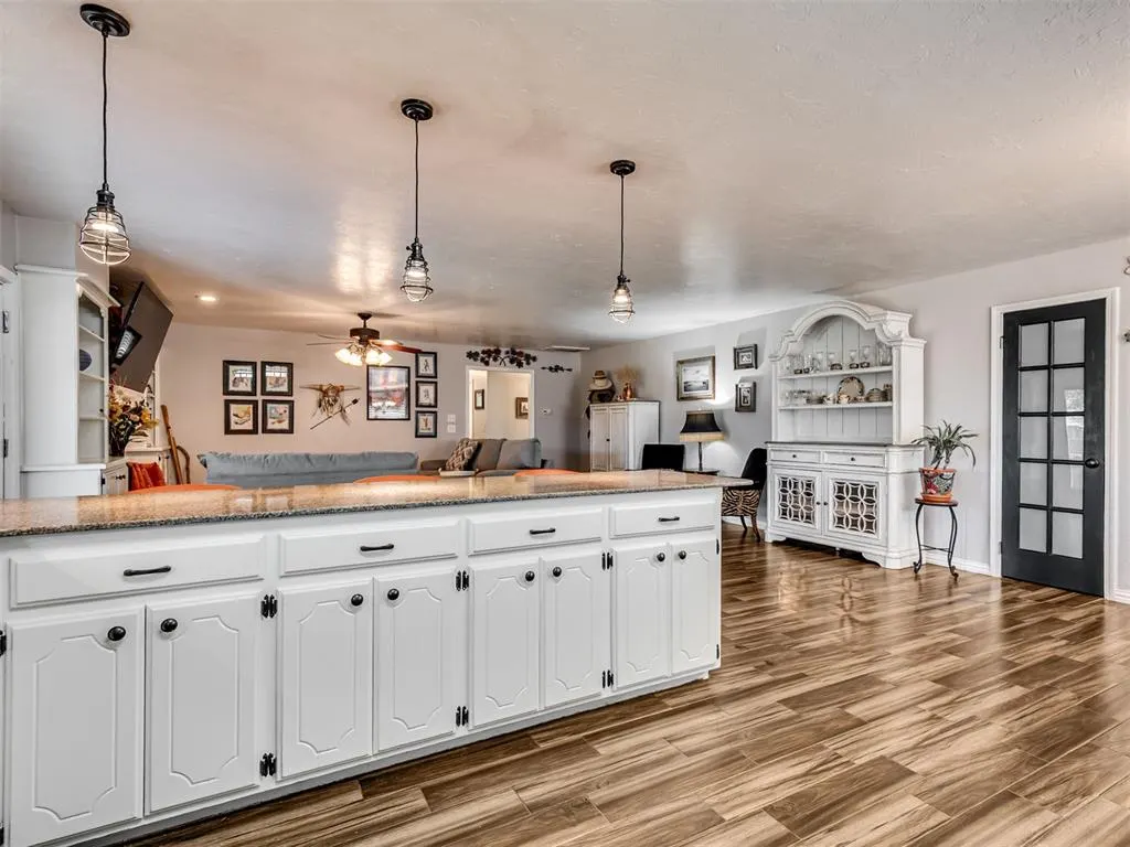 Photo 9 — 617 Hoehner Avenue, Okarche, OK 73762